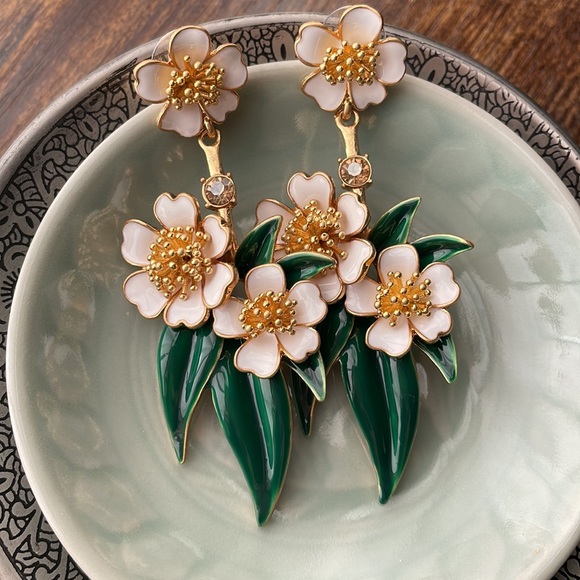 Oscar de la Renta Jewelry - Oscar de la Renta White and Green Floral Enamel Drop Earrings New Without Tags